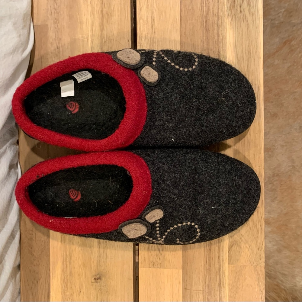 Acorn slippers